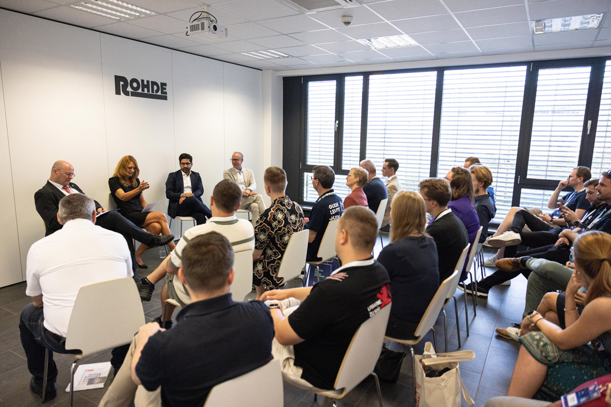 Podiumsdiskussion mit Wirtschaftsminister Mansoori und der IHK Präsidentin Natasha Rohde